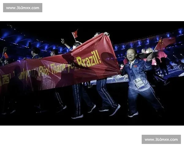 致敬奥运英雄！赛场内外，他们用行动书写传奇！