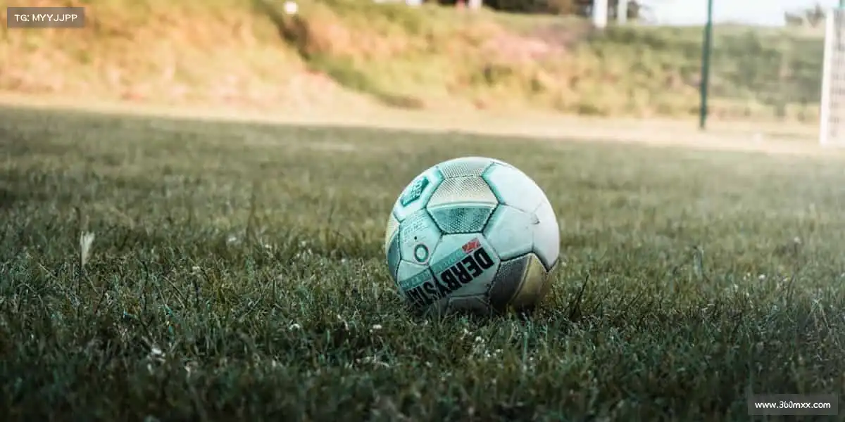 今年会⚽️无论是球场飞驰，还是健身房挥举，你的热爱，值得被看见！